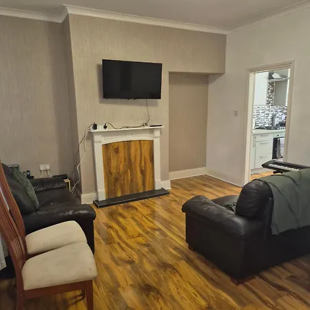 3 Bed House - All Amenities - Middleton Middleton  Exterior photo