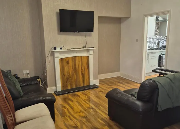 3 Bed House - All Amenities - Middleton